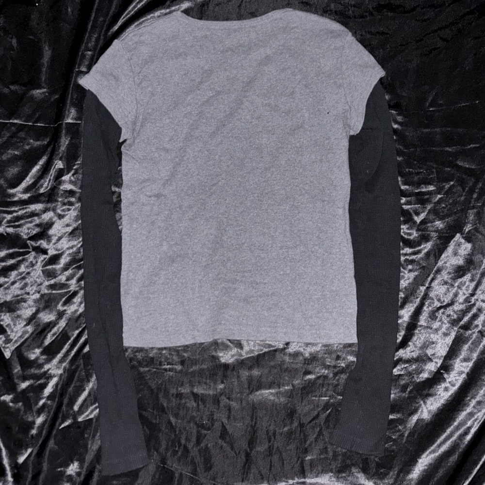 Brandy Melville Layered Long Sleeve - Picture 3 of 3